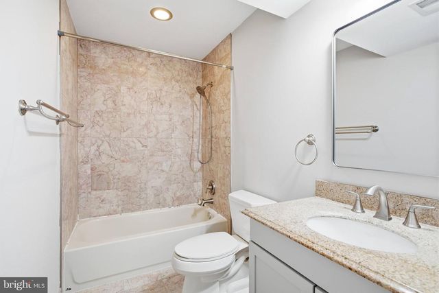 8322 MIDDLE RUDDINGS DR, Lorton, VA 22079