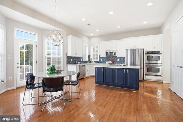 8322 MIDDLE RUDDINGS DR, Lorton, VA 22079