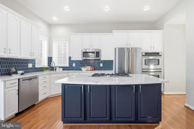 8322 MIDDLE RUDDINGS DR, Lorton, VA 22079