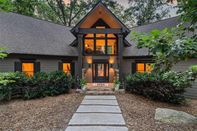 6680 Woodlake Drive, Flowery Branch, GA 30542