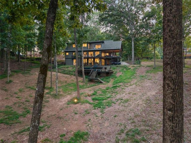 6680 Woodlake Drive, Flowery Branch, GA 30542