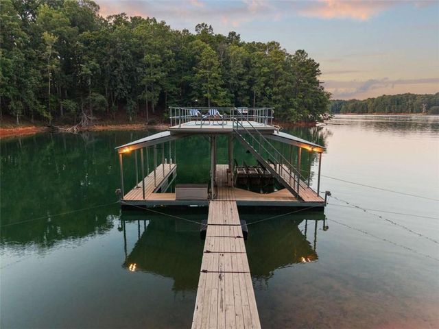 6680 Woodlake Drive, Flowery Branch, GA 30542