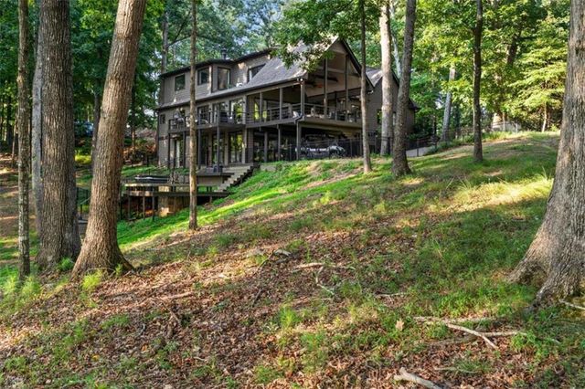 6680 Woodlake Drive, Flowery Branch, GA 30542