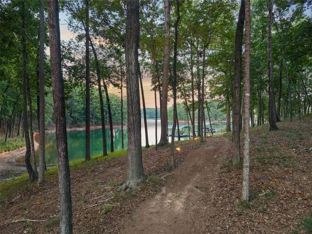 6680 Woodlake Drive, Flowery Branch, GA 30542