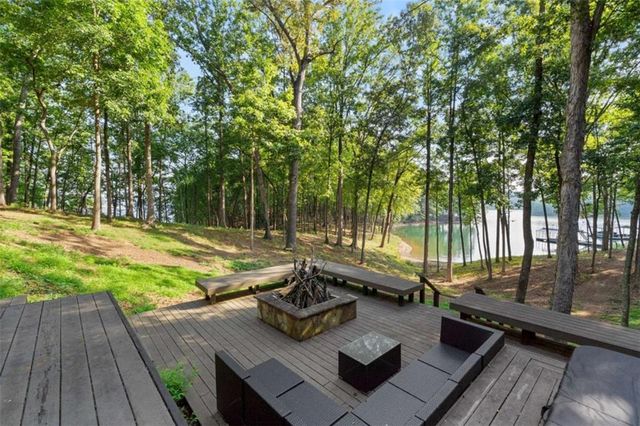 6680 Woodlake Drive, Flowery Branch, GA 30542