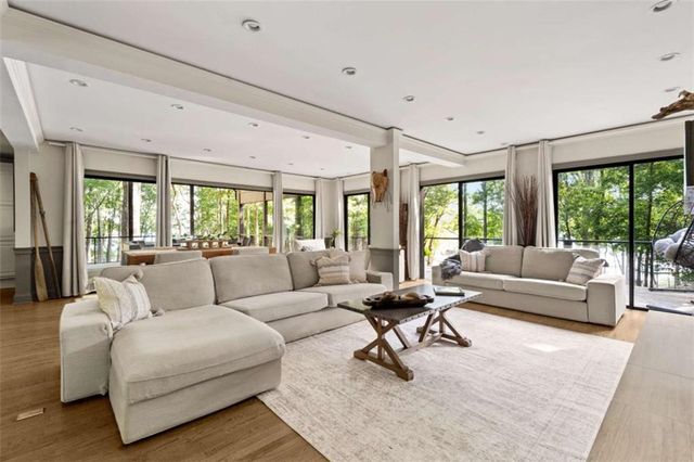 6680 Woodlake Drive, Flowery Branch, GA 30542