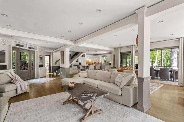 6680 Woodlake Drive, Flowery Branch, GA 30542