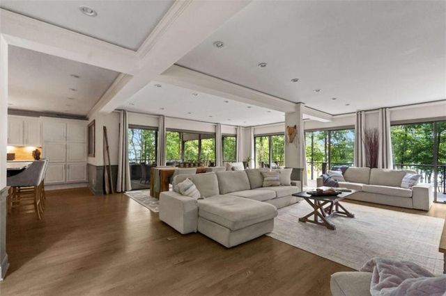 6680 Woodlake Drive, Flowery Branch, GA 30542