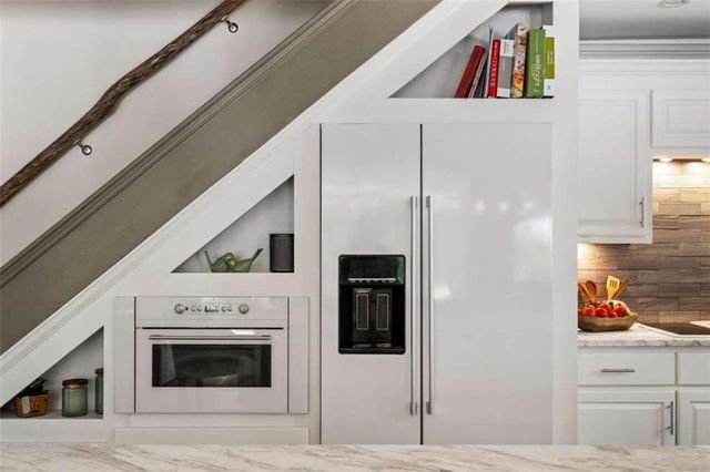 6680 Woodlake Drive, Flowery Branch, GA 30542