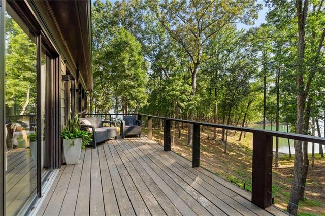 6680 Woodlake Drive, Flowery Branch, GA 30542