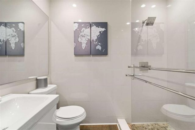 6680 Woodlake Drive, Flowery Branch, GA 30542