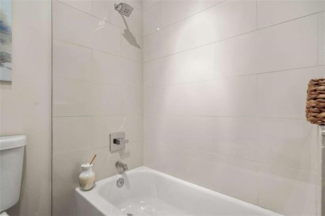 6680 Woodlake Drive, Flowery Branch, GA 30542