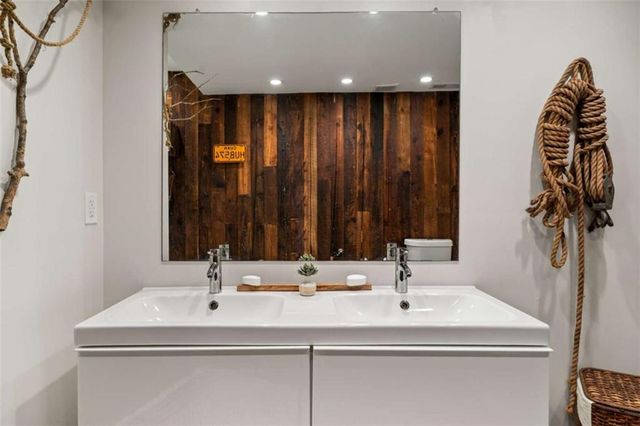 6680 Woodlake Drive, Flowery Branch, GA 30542