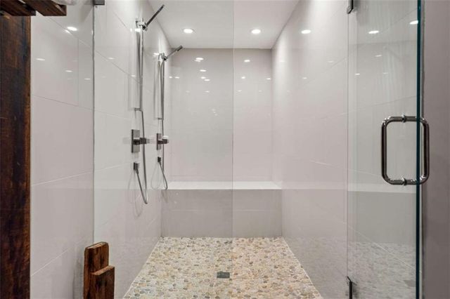 6680 Woodlake Drive, Flowery Branch, GA 30542