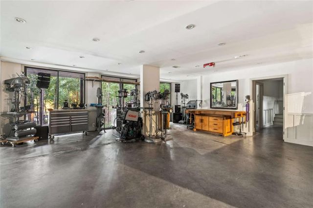 6680 Woodlake Drive, Flowery Branch, GA 30542