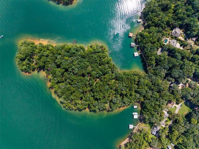 6680 Woodlake Drive, Flowery Branch, GA 30542