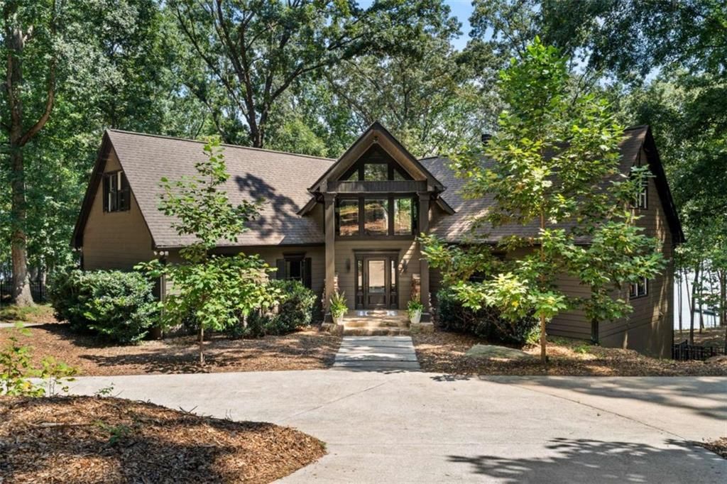 6680 Woodlake Drive, Flowery Branch, GA 30542