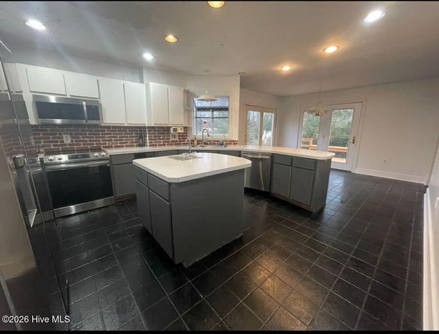 312 Eastchester Drive, Morehead City, NC 28557