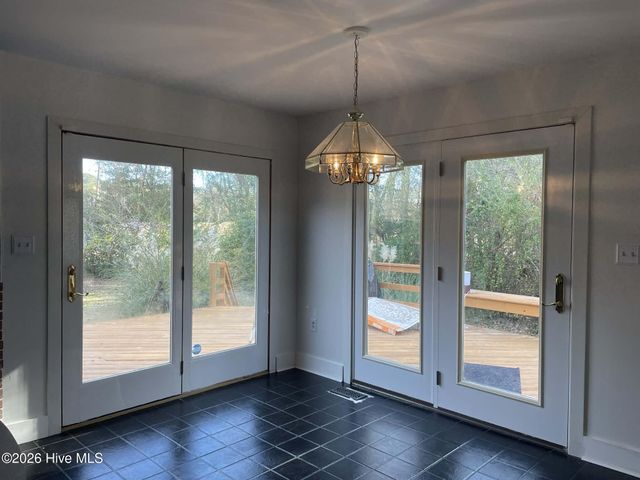 312 Eastchester Drive, Morehead City, NC 28557