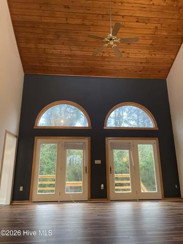 312 Eastchester Drive, Morehead City, NC 28557