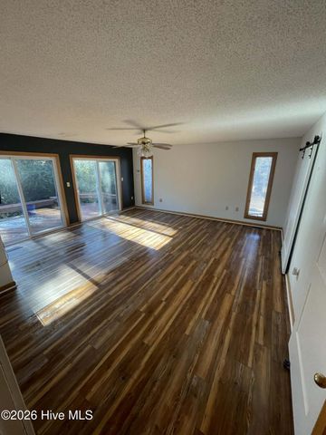 312 Eastchester Drive, Morehead City, NC 28557