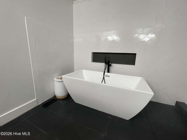 312 Eastchester Drive, Morehead City, NC 28557