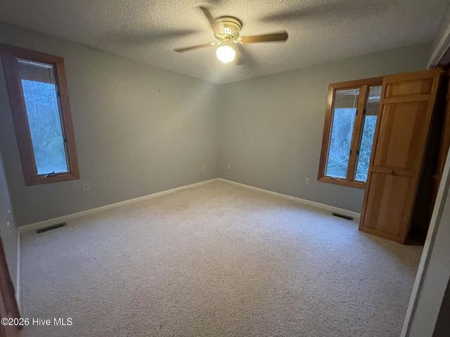 312 Eastchester Drive, Morehead City, NC 28557