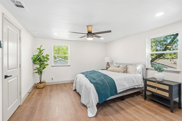 1813 Glengarry Drive, Carrollton, TX 75006