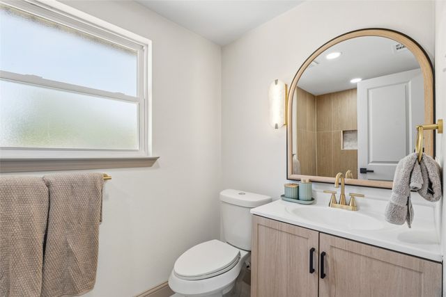 1813 Glengarry Drive, Carrollton, TX 75006