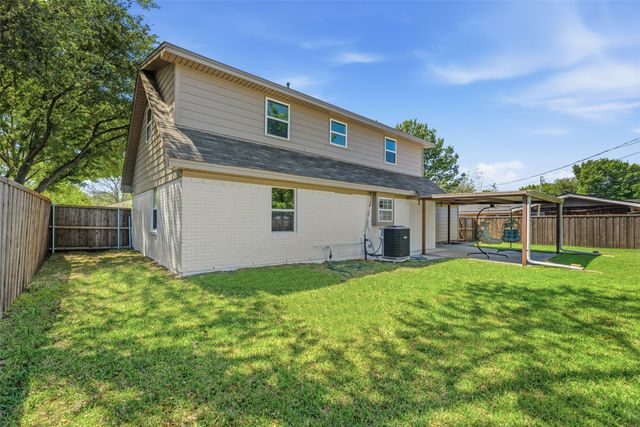 1813 Glengarry Drive, Carrollton, TX 75006