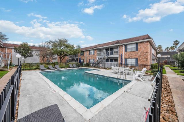 2250 Bering Drive 101, Houston, TX 77057