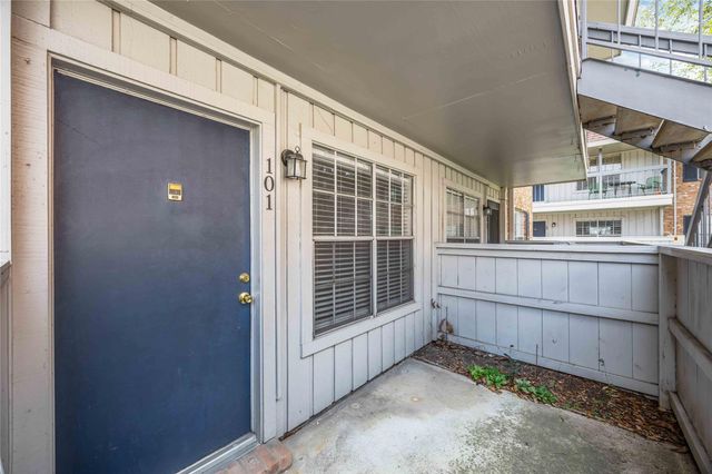 2250 Bering Drive 101, Houston, TX 77057