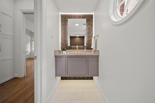 6130 Annapolis Street, West University Place, TX 77005