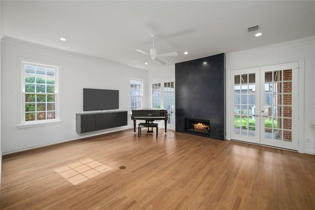 6130 Annapolis Street, West University Place, TX 77005