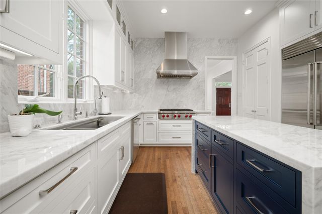 6130 Annapolis Street, West University Place, TX 77005