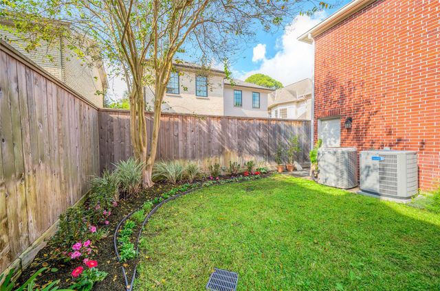 6130 Annapolis Street, West University Place, TX 77005