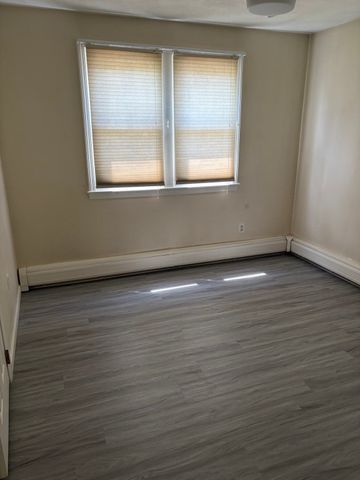126 Waltham St, Maynard, MA 01754