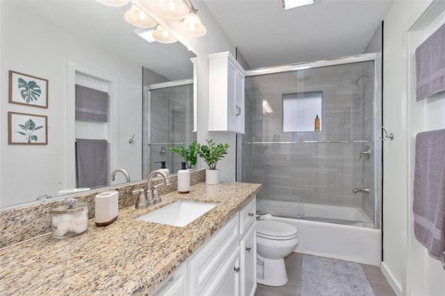 206 Texas Avenue, League City, TX 77573