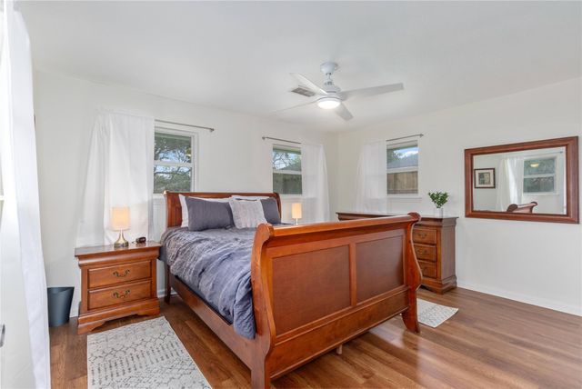 206 Texas Avenue, League City, TX 77573