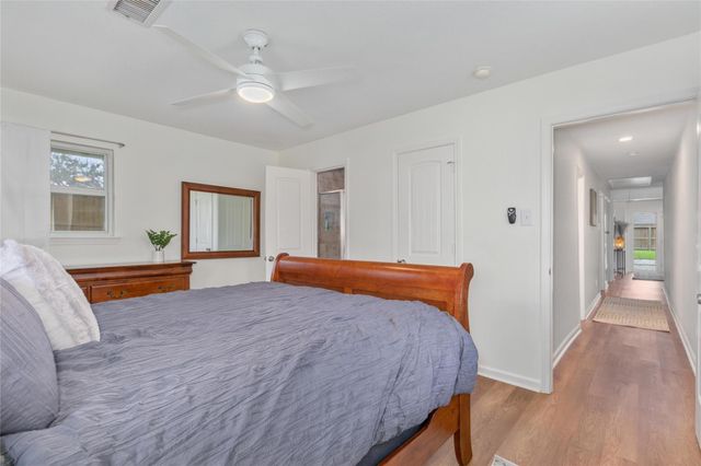 206 Texas Avenue, League City, TX 77573