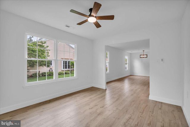 20 LAKEBRIDGE DR, Deptford, NJ 08096