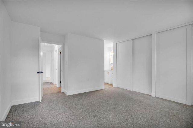 20 LAKEBRIDGE DR, Deptford, NJ 08096