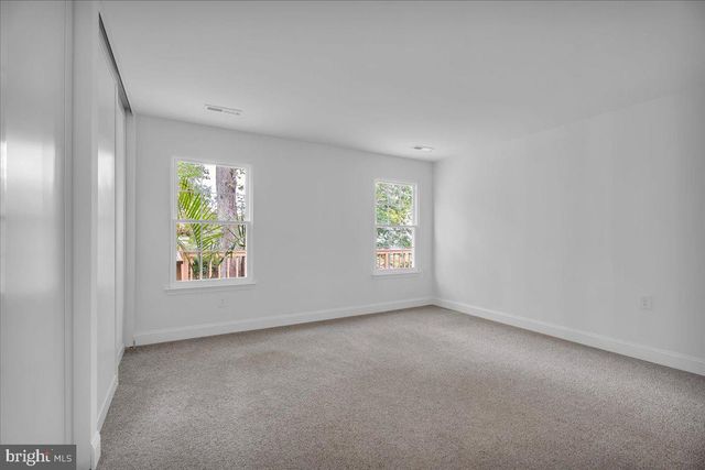 20 LAKEBRIDGE DR, Deptford, NJ 08096