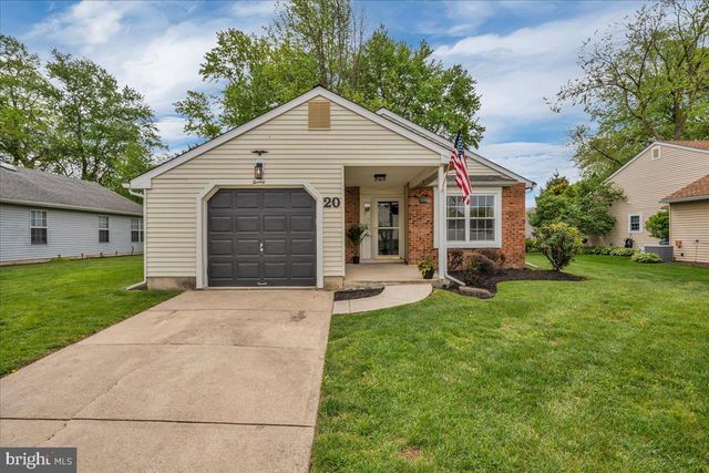 20 LAKEBRIDGE DR, Deptford, NJ 08096