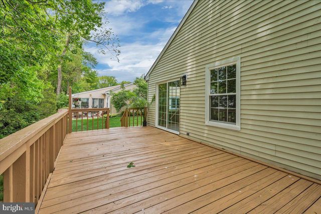 20 LAKEBRIDGE DR, Deptford, NJ 08096