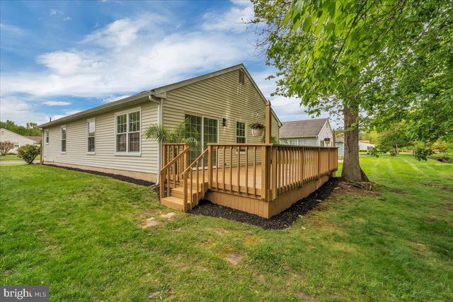 20 LAKEBRIDGE DR, Deptford, NJ 08096