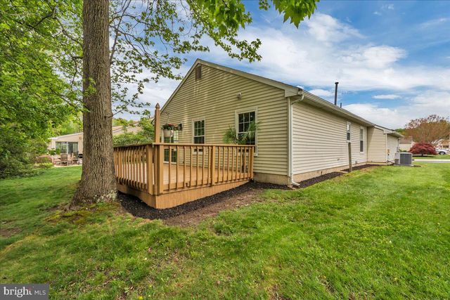 20 LAKEBRIDGE DR, Deptford, NJ 08096