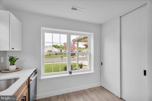 20 LAKEBRIDGE DR, Deptford, NJ 08096