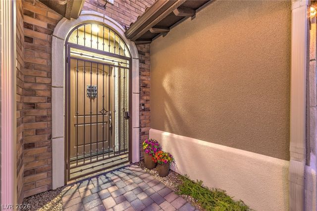 97 Menorca Island Court, Las Vegas, NV 89138