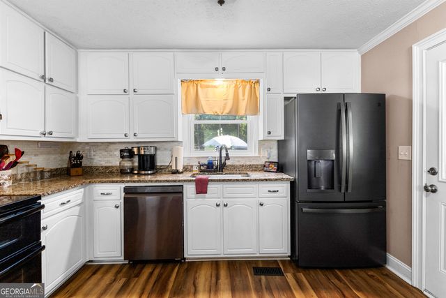 160 Marilyn Drive E, Fayetteville, GA 30214